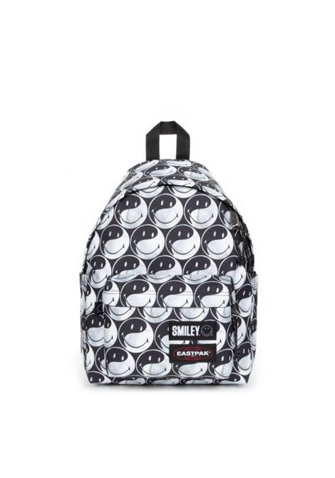 DAY PAK'R S SMILEY EASTPAK | EK0A5BG55K2