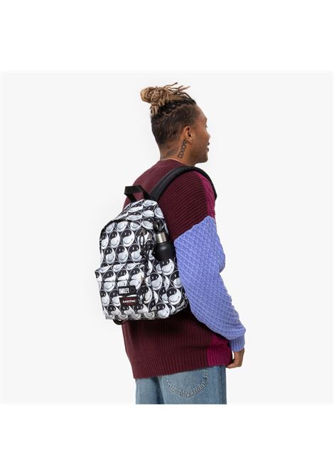 DAY PAK'R S SMILEY EASTPAK | EK0A5BG55K2