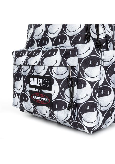 DAY PAK'R S SMILEY EASTPAK | EK0A5BG55K2