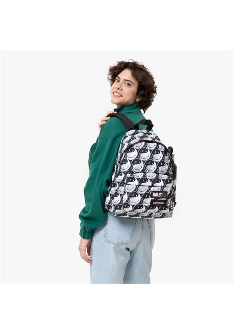 DAY PAK'R S SMILEY EASTPAK | EK0A5BG55K2